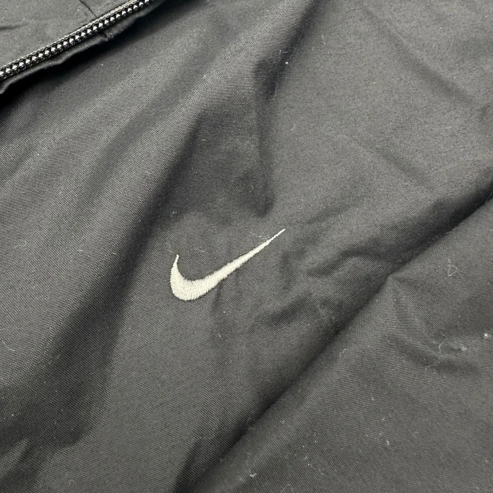 Nike part zipper